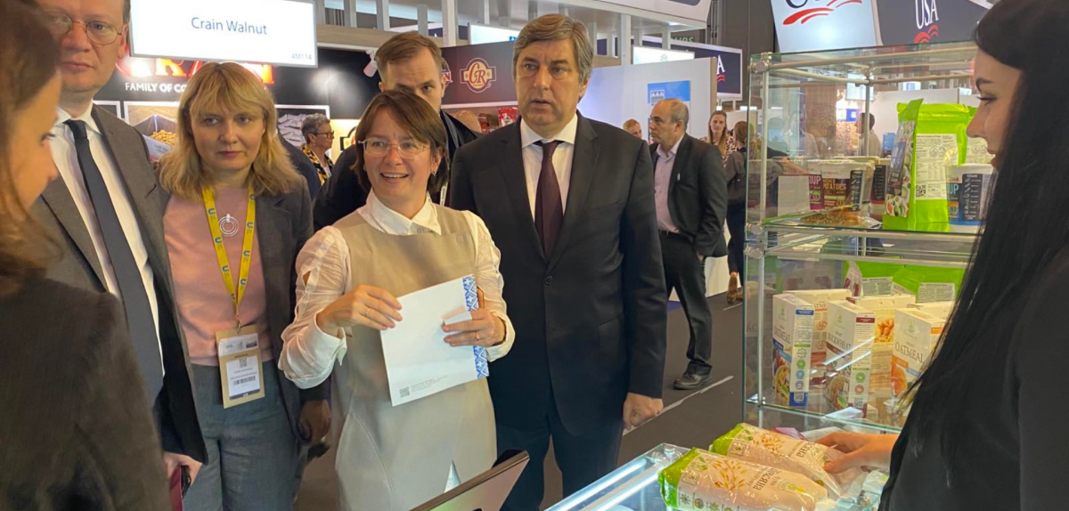 Колективний стенд АЯУ на виставці SIAL Paris 2022